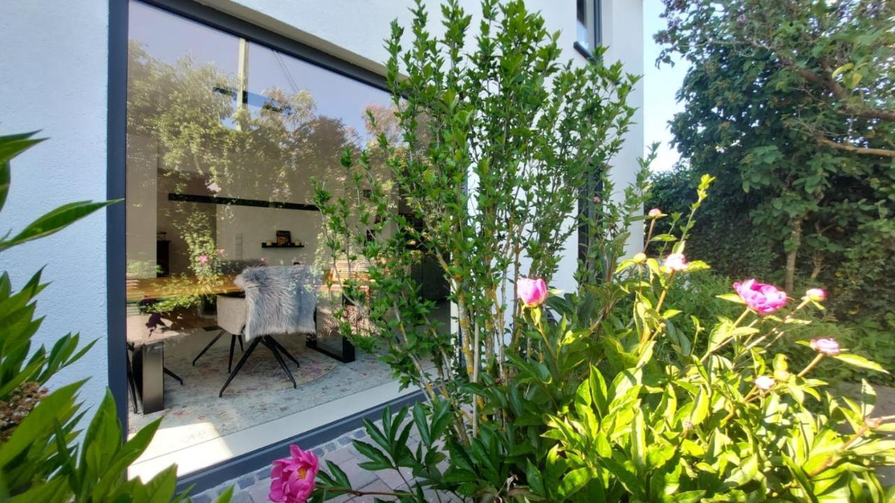 Adenauer Zwoelf - Das 5 Sterne Ferienhaus Mit Sauna Und Garten Am Eifelsteig Kerpen  Екстериор снимка
